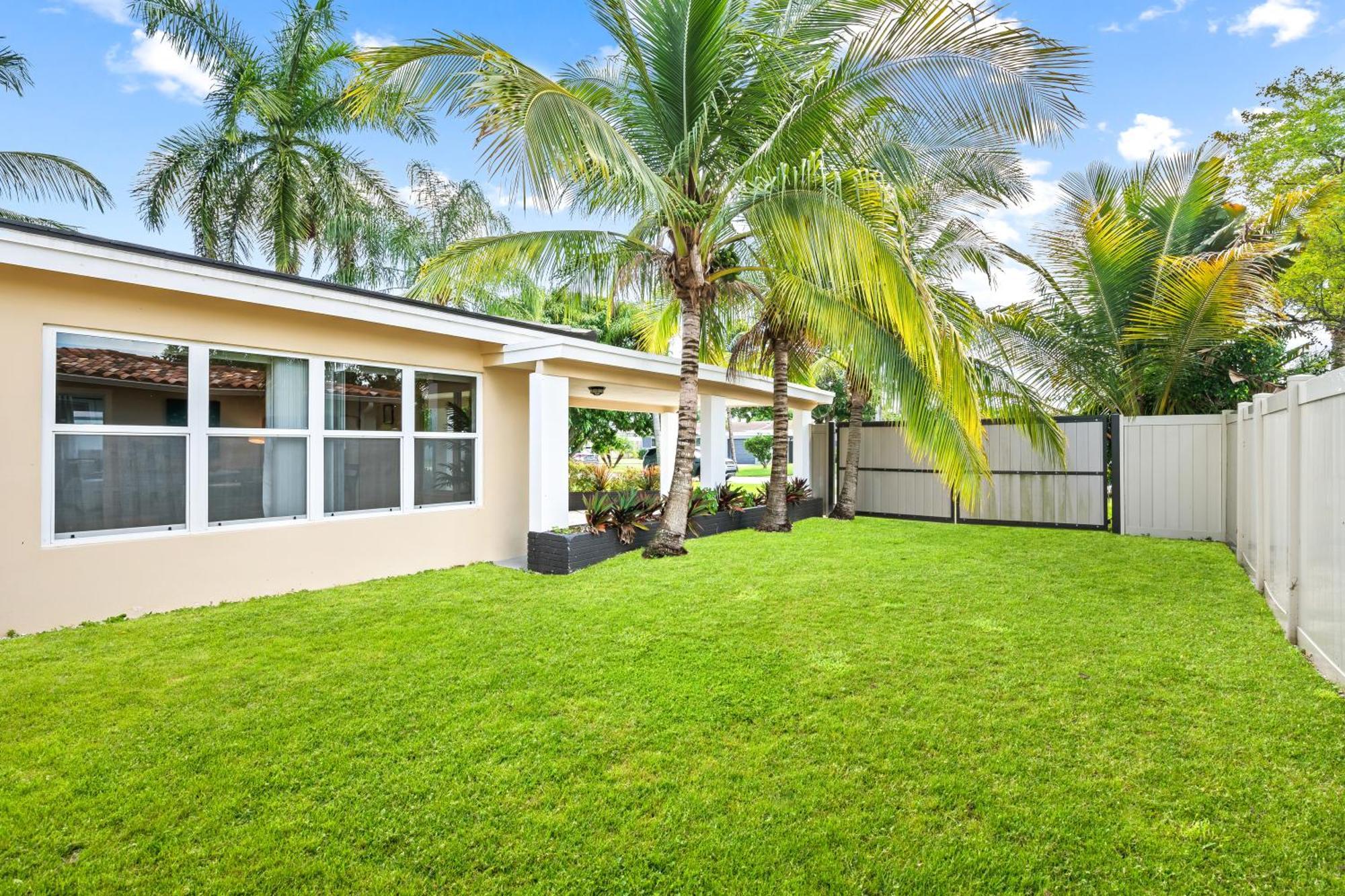 Modern Bungalow Near Wilton Drive I Pool Table Fort Lauderdale Exterior photo